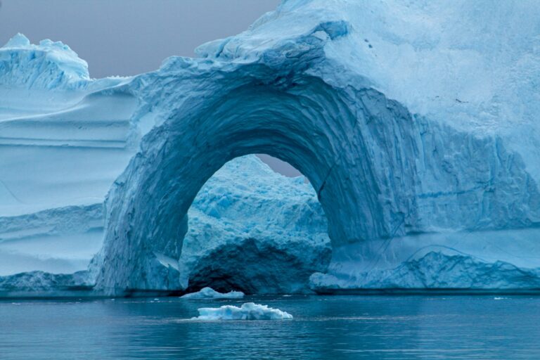 Top places to visit in Antarctica featuring glaciers, penguins and expedition cruises