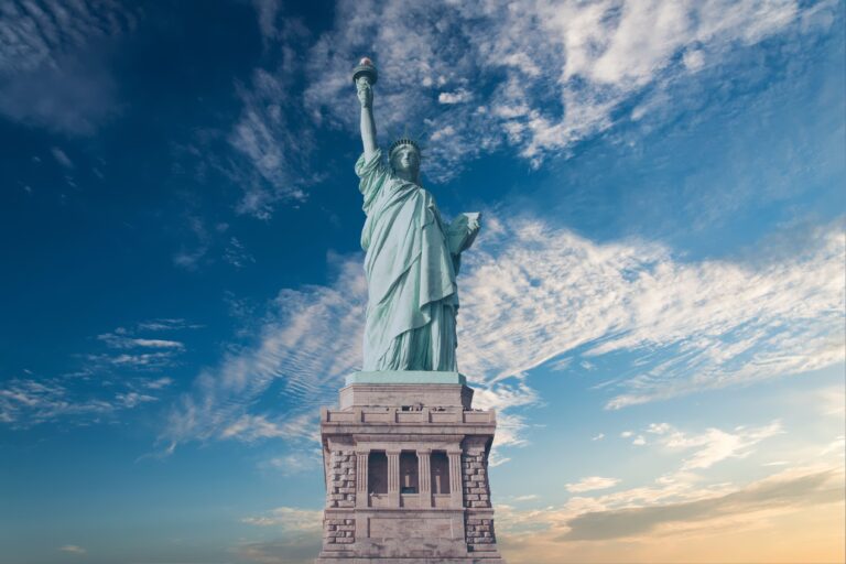 Top tourist attractions and places to visit in the United States including New York, Las Vegas and national parks